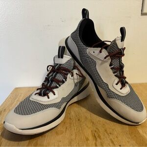 WHITE/GRAY MEN'S COLE HAAN ZEROGRAND OS SNEAKER SIZE 8M